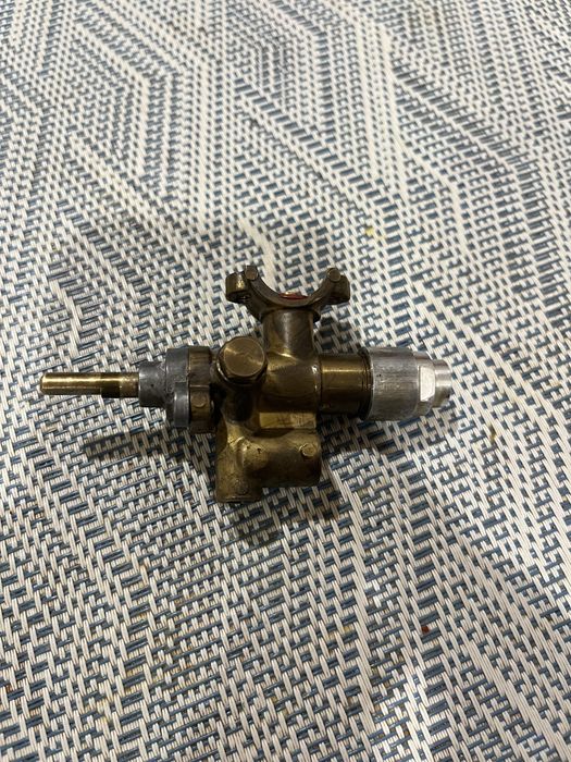 Кран газовий для плити