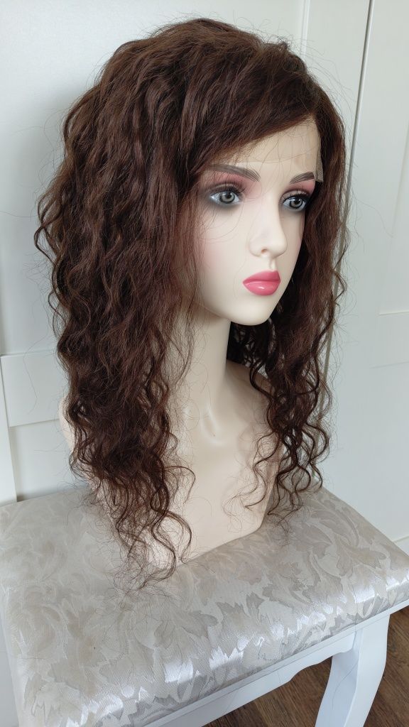 Piękna peruka lace-front naturalne włosy, fale.