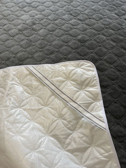 Непромокаюча простинь / наматрацник 220×200, захист матраца