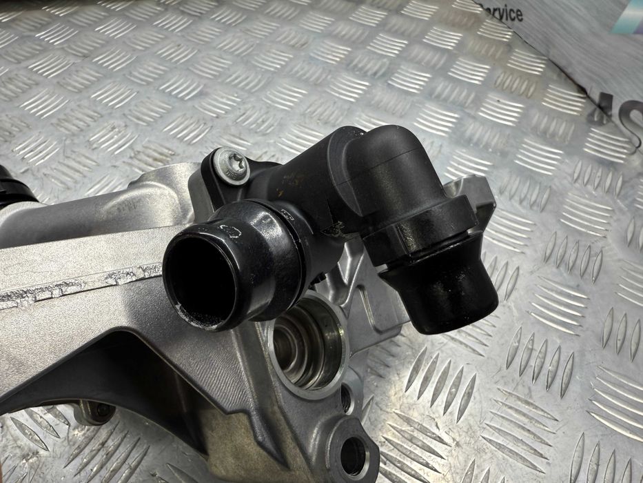 Патрубок  Штуцер BMW 5 G30 B46 B48  11515A74E79
