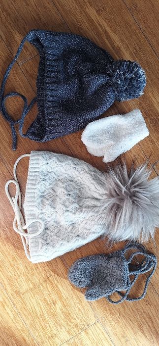 Dwie czapki i rękawiczki