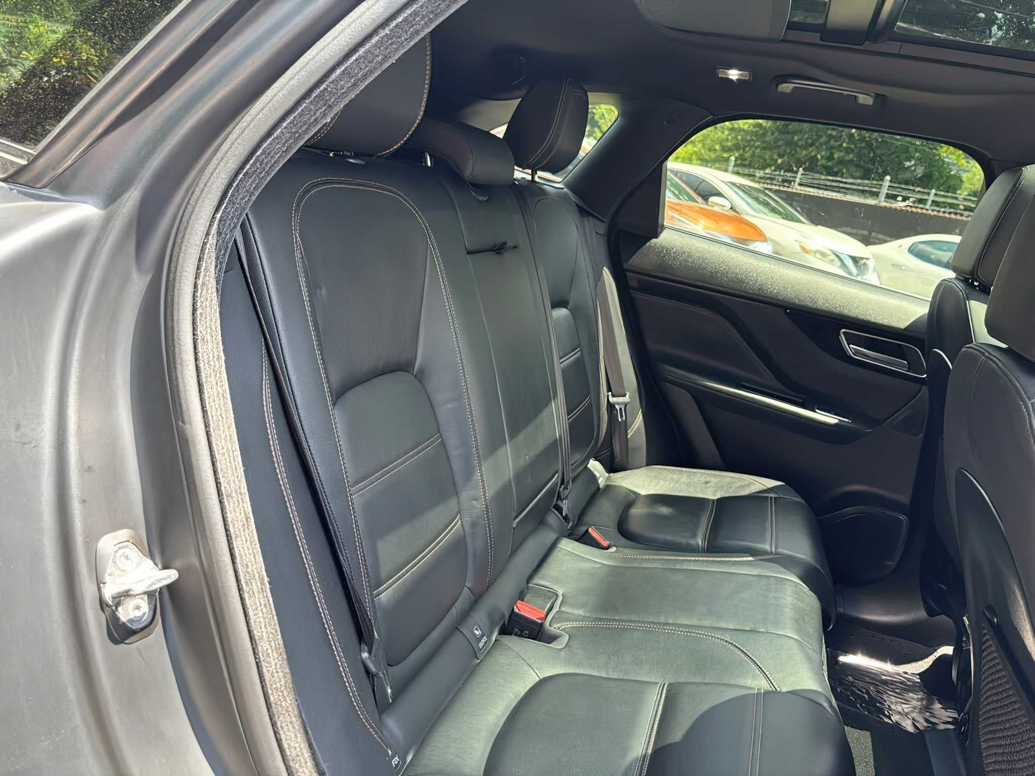 Jaguar F-Pace Prestige      2018