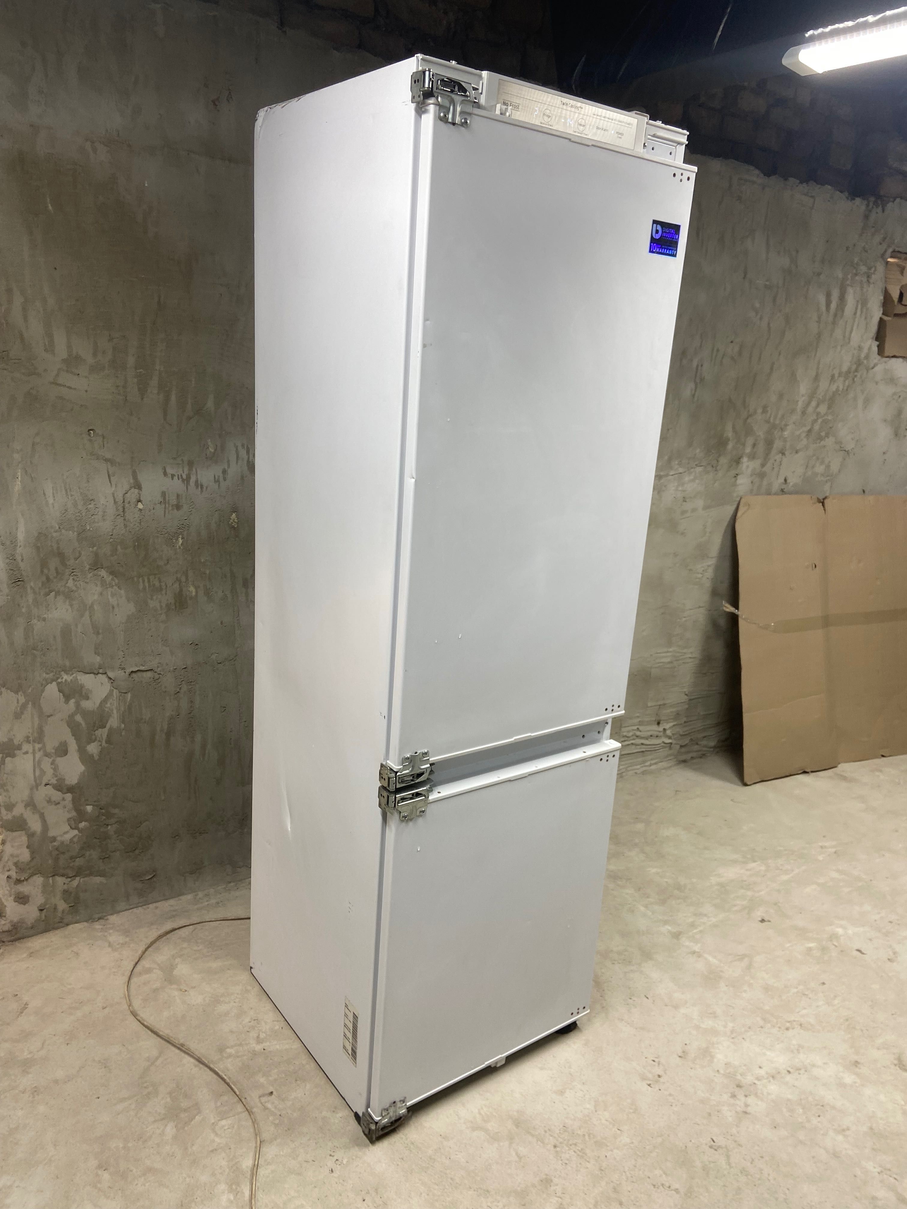 Вбудований холодильник Samsung BRB70F26C1F0UA
