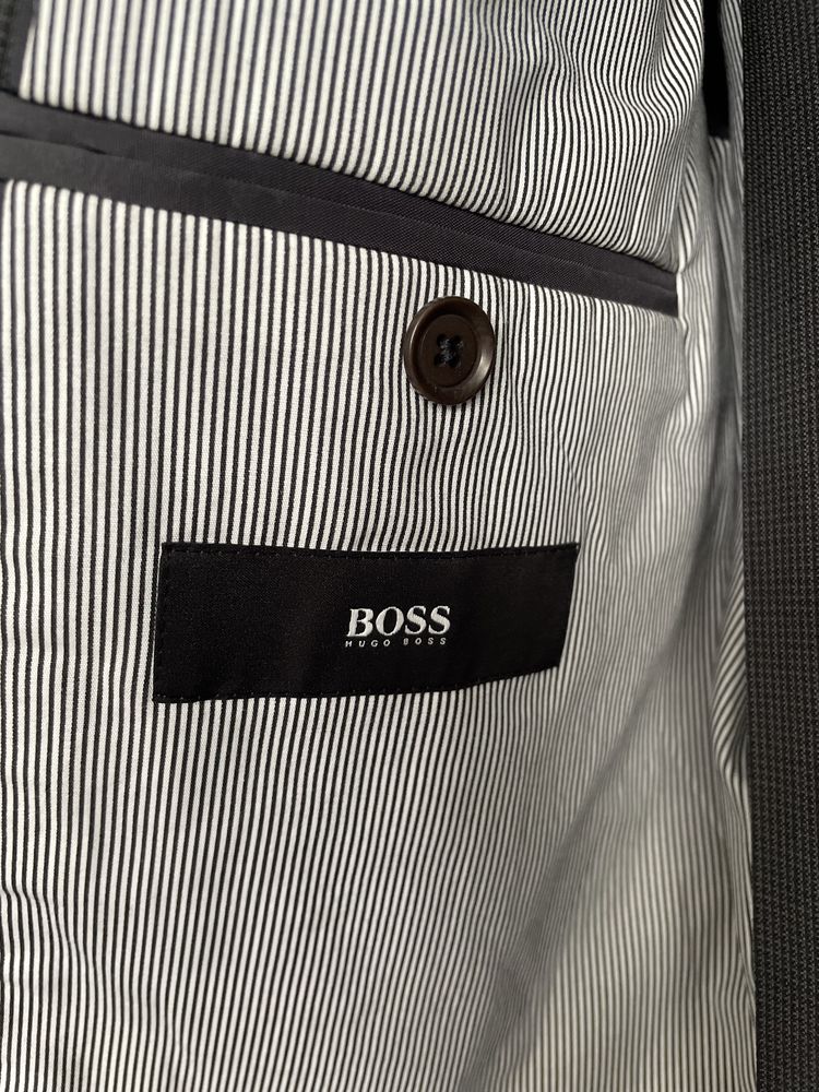 Костюм чоловічий Hugo Boss