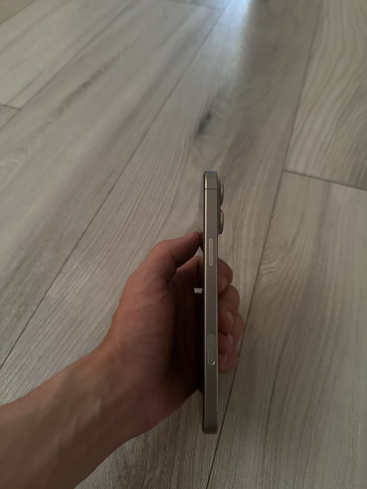 Продам iPhone 16 Pro Max