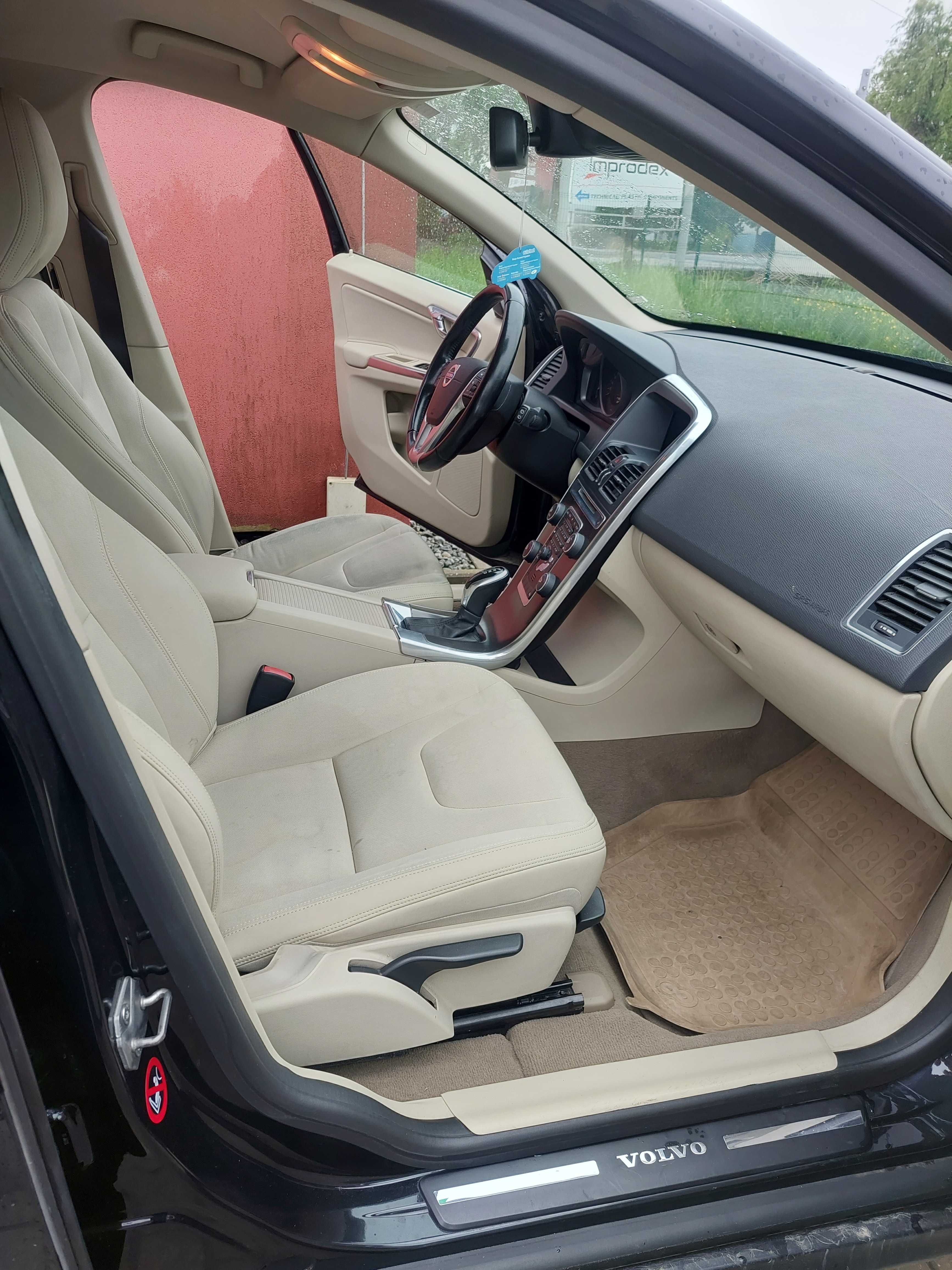 Samochód osobowy VOLVO XC 60 D4