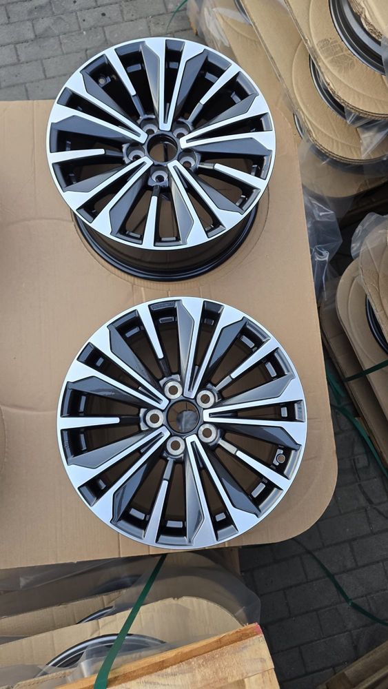 Nowe felgi 17” Toyota 5x114,3 ET40 – oryginał 2023/2024 – 2200 zł