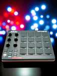 AKAI MPD218 kontroler