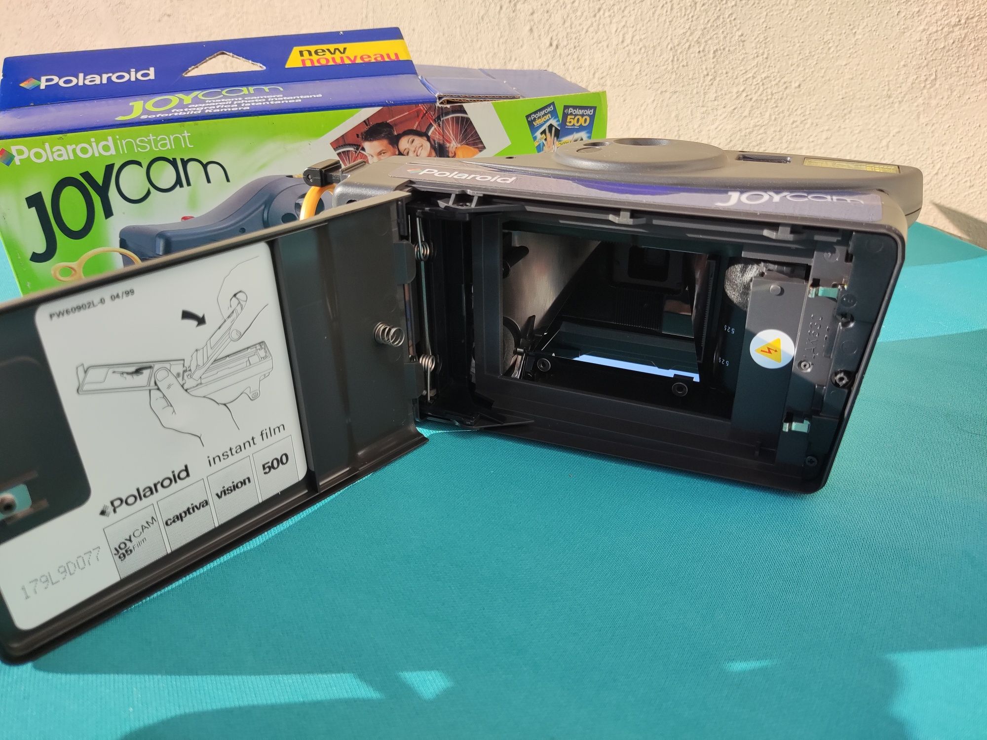Polaroid Joycam 500 (black version) - vintage (Caixa Original)
