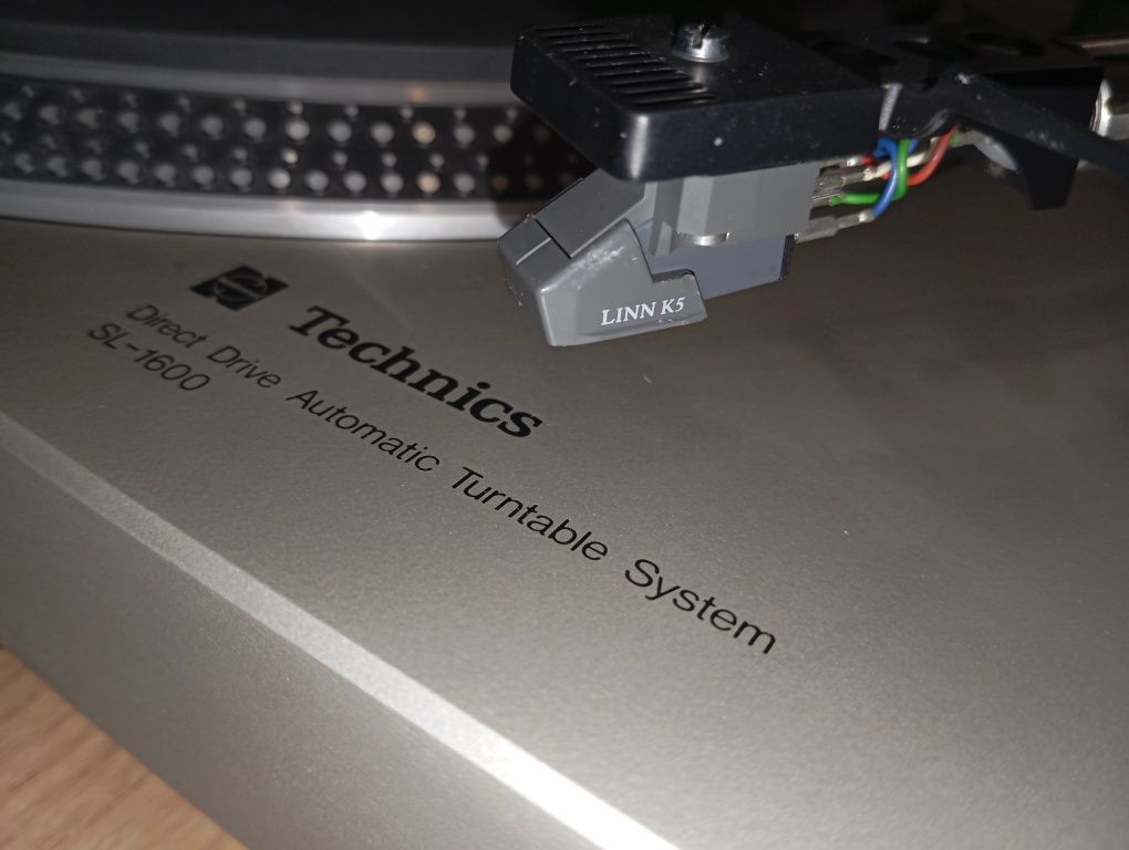 Technics SL 1600 gramofon vintage Linn K5