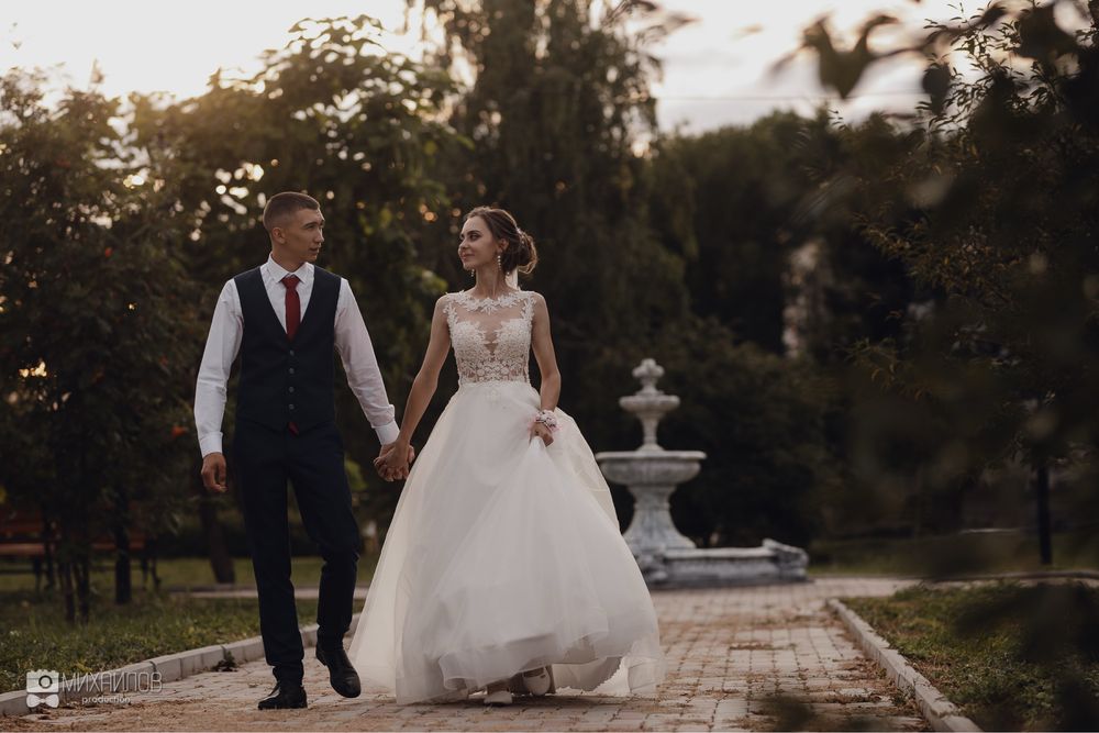 Весільна сукня довга