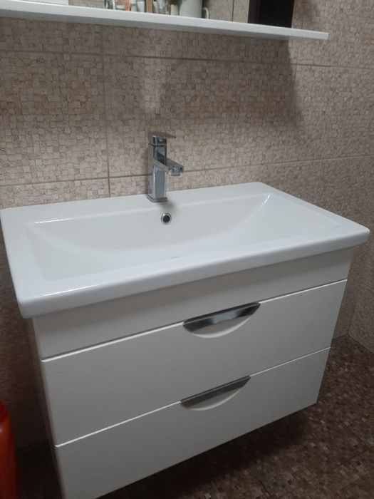 Тумба з умивальником +дзеркало