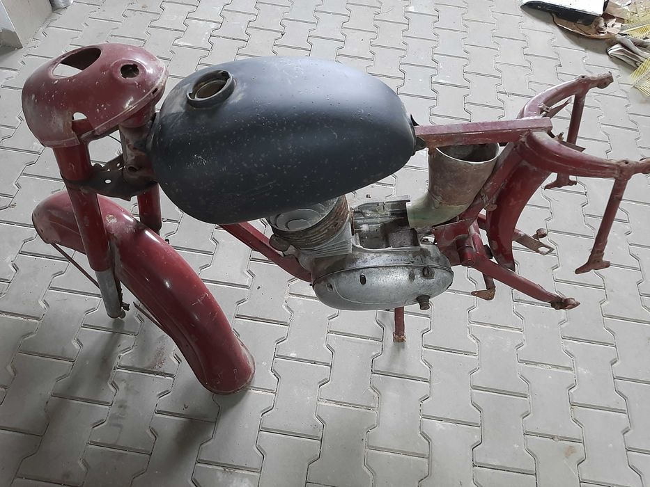 Jawa cz 175 rama silnik