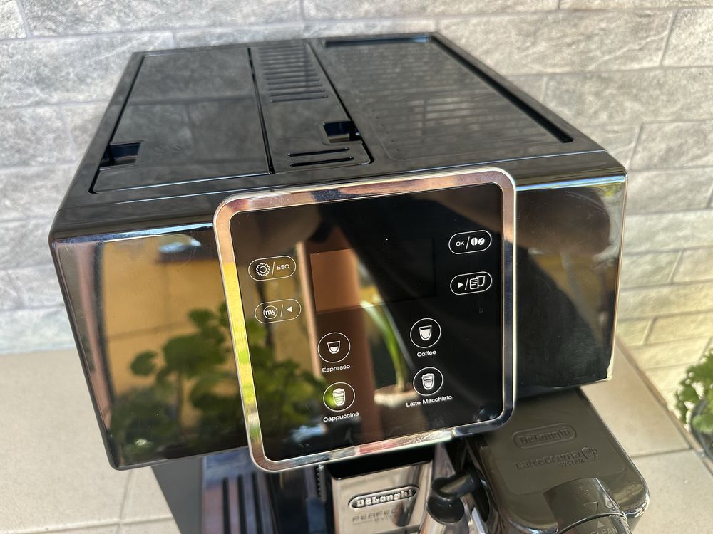 Кавомашина Delonghi Perfecta EVO кавоварка з гарантією