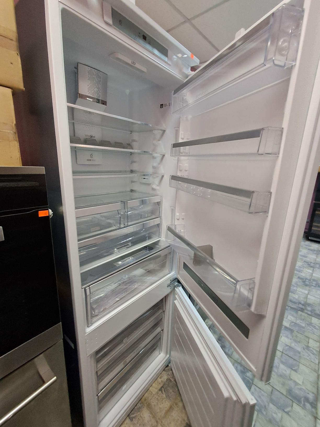 Холодильник Whirlpool SP40 801, Італія