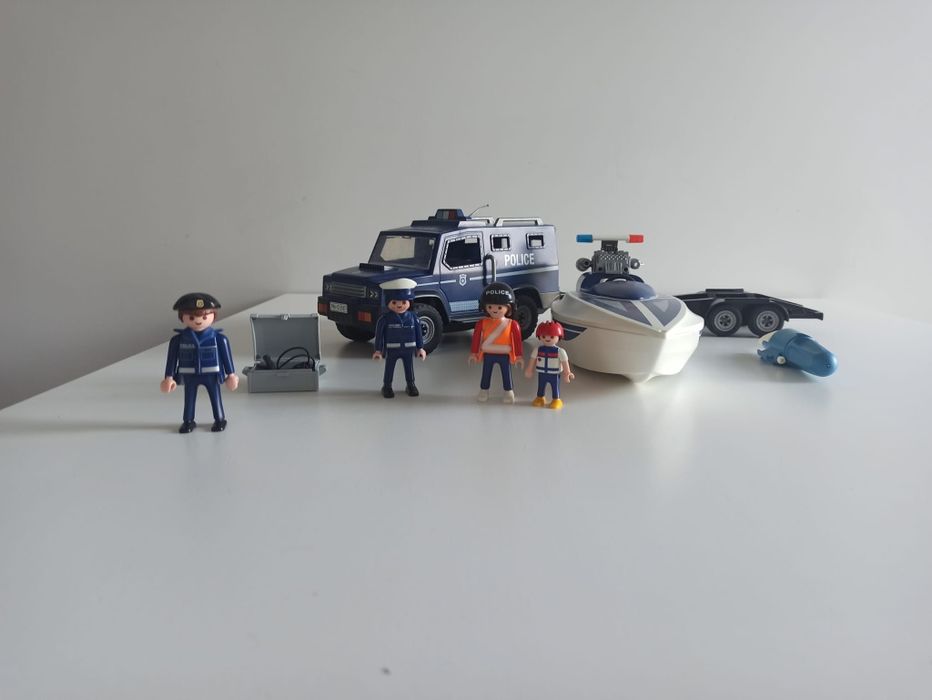 Playmobil pojazd terenowy policji z motorówką 5187