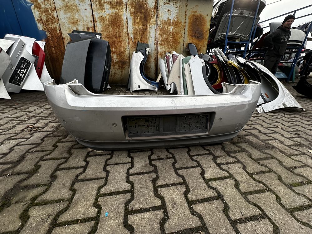 Zderzak Vectra C Tył Sedan Czujniki PDC