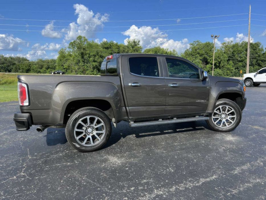GMC Canyon AT4 Crew Cab      2021