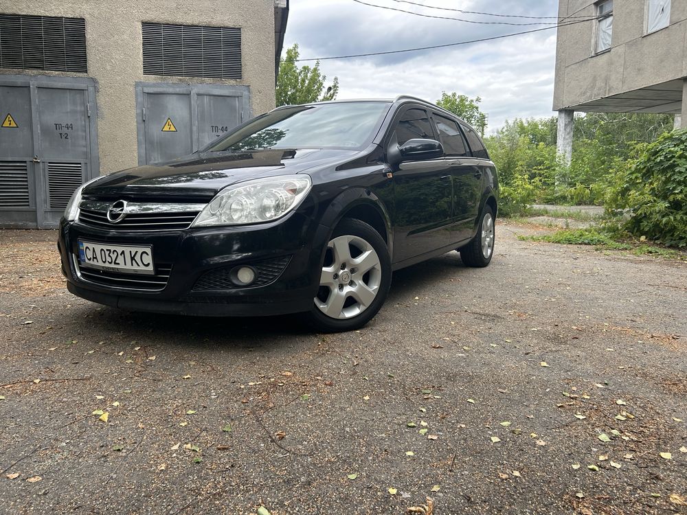 Opel Astra H в гарному стані