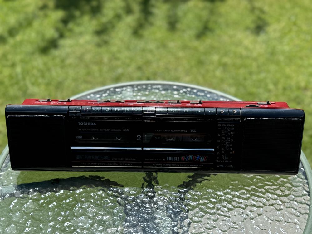 Продам магнитолу TOSHIBA RT-WF67