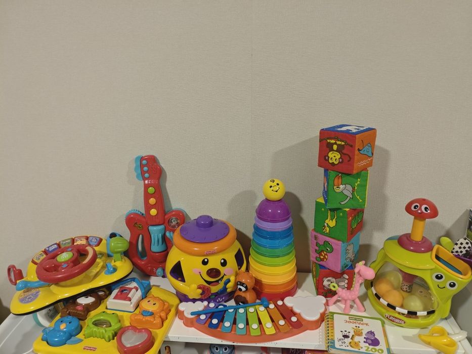 Музичні розвиваючі горщик Fisher price, піраміда, дзига, гітара, руль