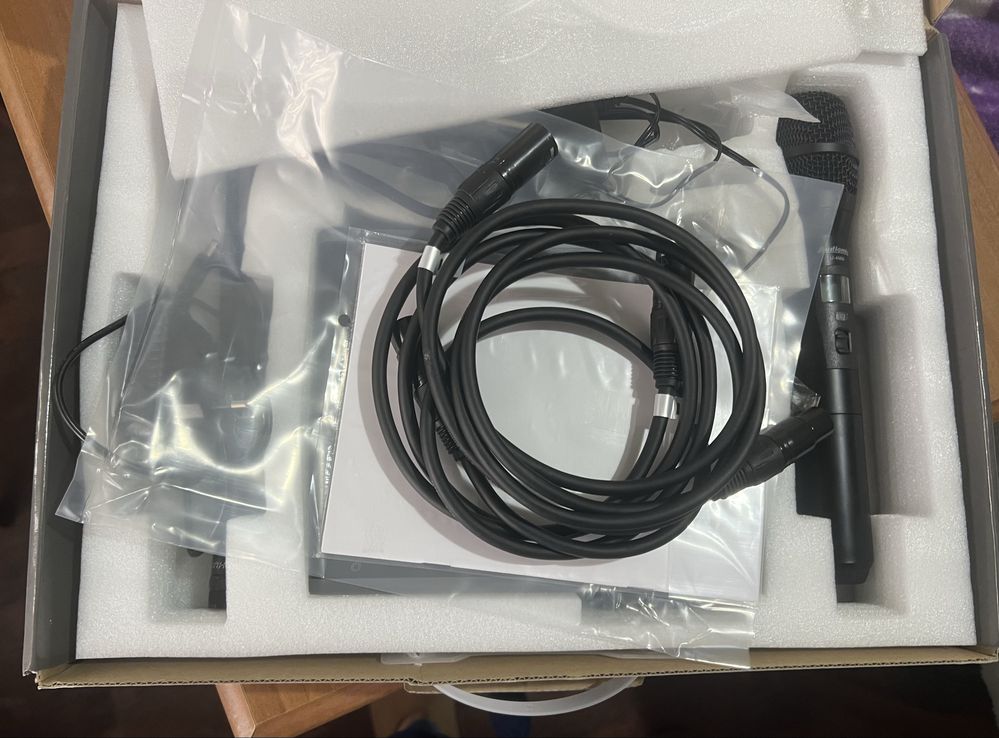 Box de frequência de mucrofones com microfone de mão