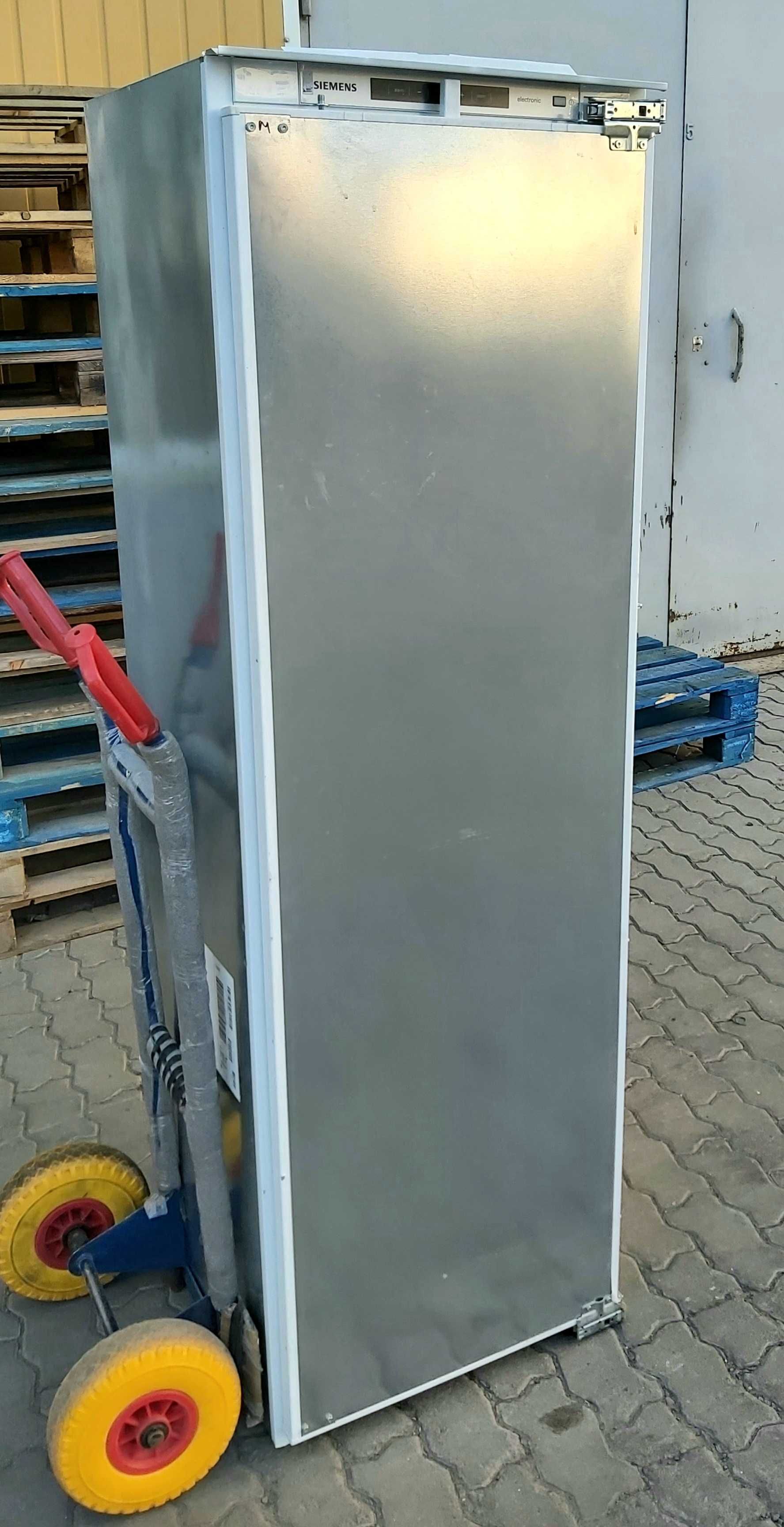 Вбудований холодильник з зоною свіжостi Siemens Q500 KI81RAD30 б/в