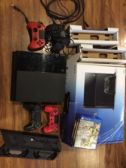 Sony Playstation 4 4 джойстика диски комплект