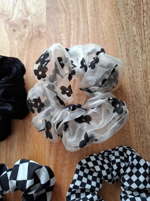 Gumki klamry do włosów