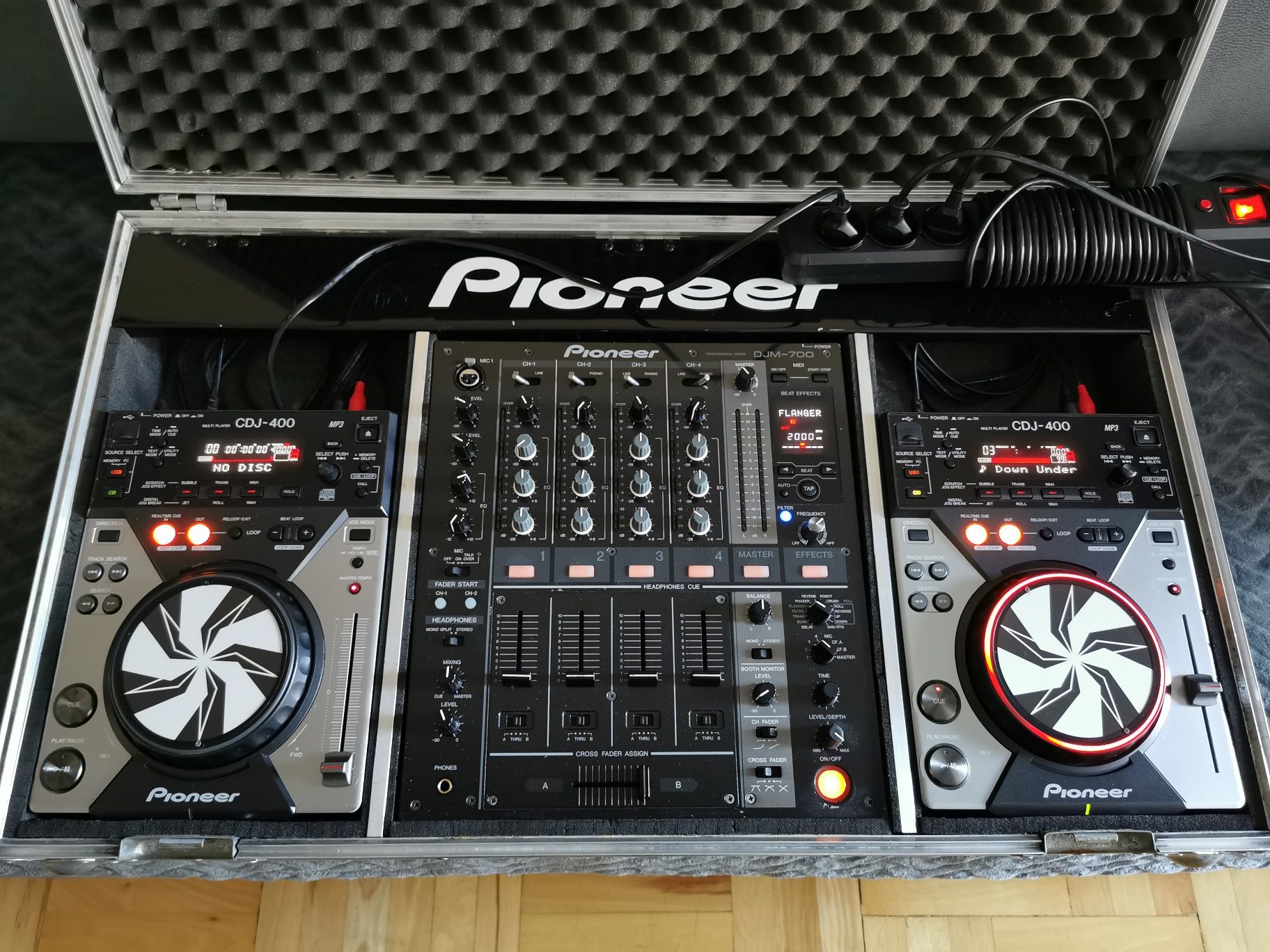 PIONEER CDJ 400 + DJM 700 + case