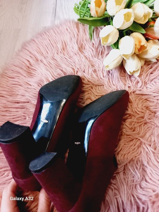 Śliczne sandałki burgundowe 37