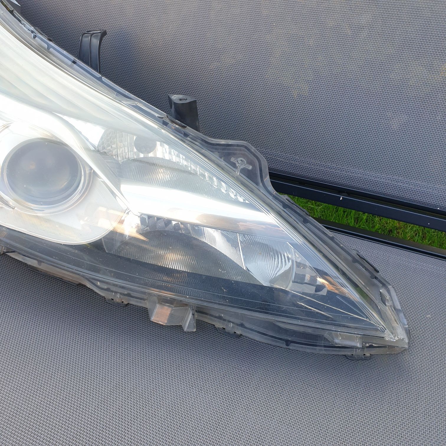 Lampa prawa przód Toyota Verso Lift 2013-18 Soczewka Oryginał