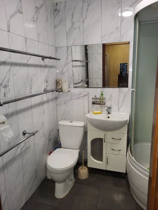 Продається квартира у м. Кропивницький з меблями та технікою.