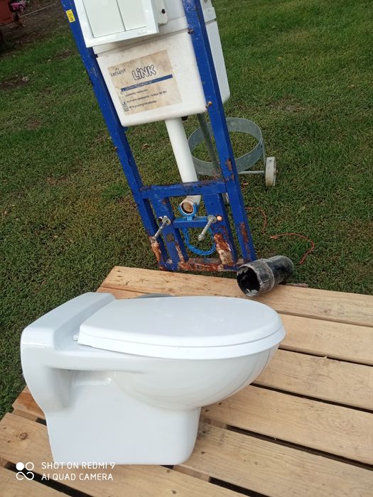 Stelaż podtynkowy wraz z miska klozetową
