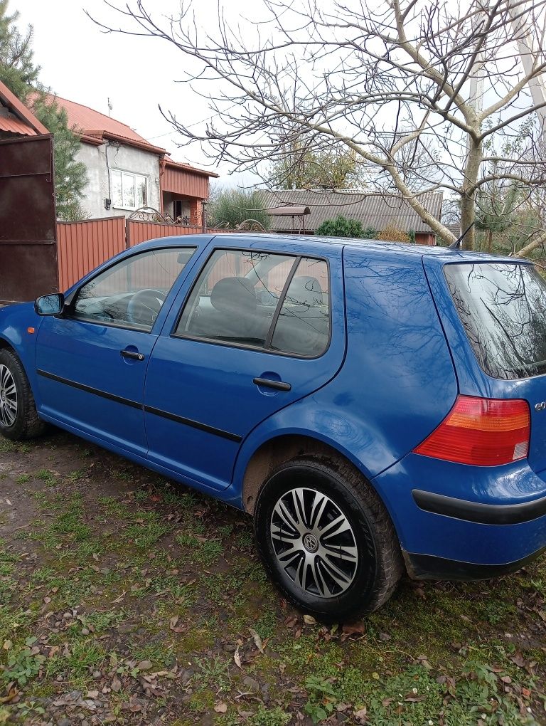 Golf 4 продається