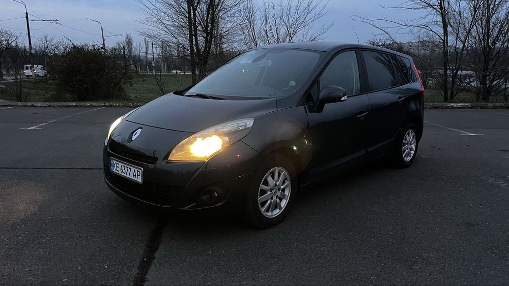 Renault Scenic lll 2010 год АКПП