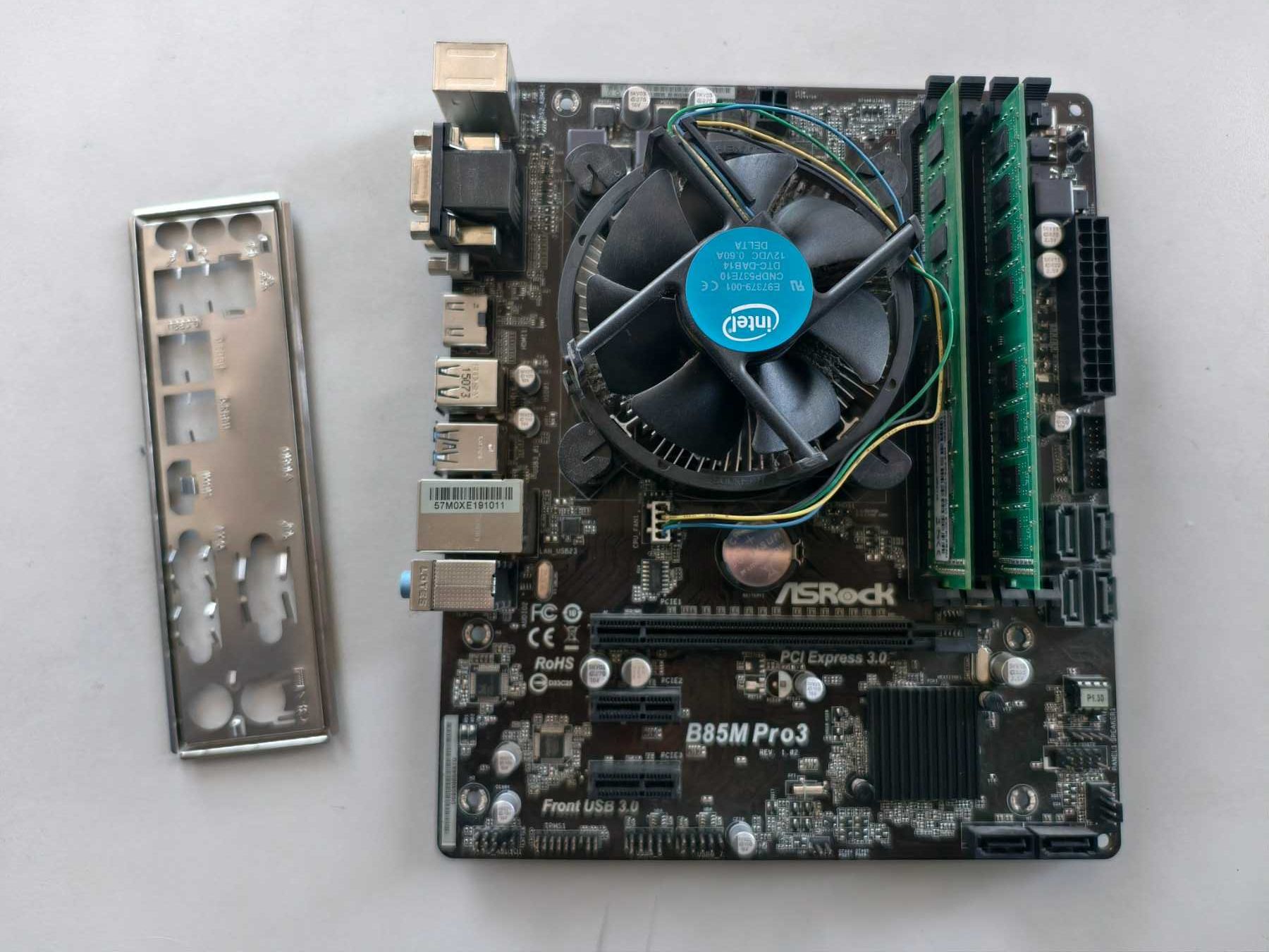 Комплект! Ashrock B85M Pro3 + i3-4160 + 8b ddr3