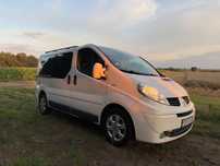 renault trafic 2.0 2011r 9 os  hak potwierdzony niski przebieg 231tys