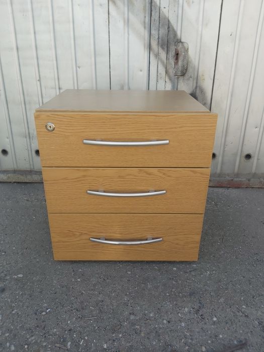 Kontenerek pod biurko