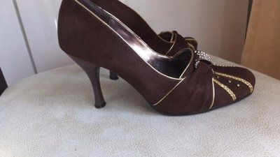 Нарядные фабричные туфли KAMILA шоколадного цвета разм. 36 ст. 23 см