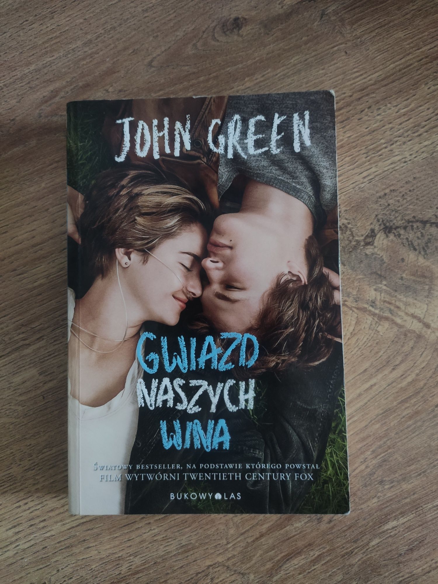 Książka młodzieżowa Gwiazd naszych wina John Green