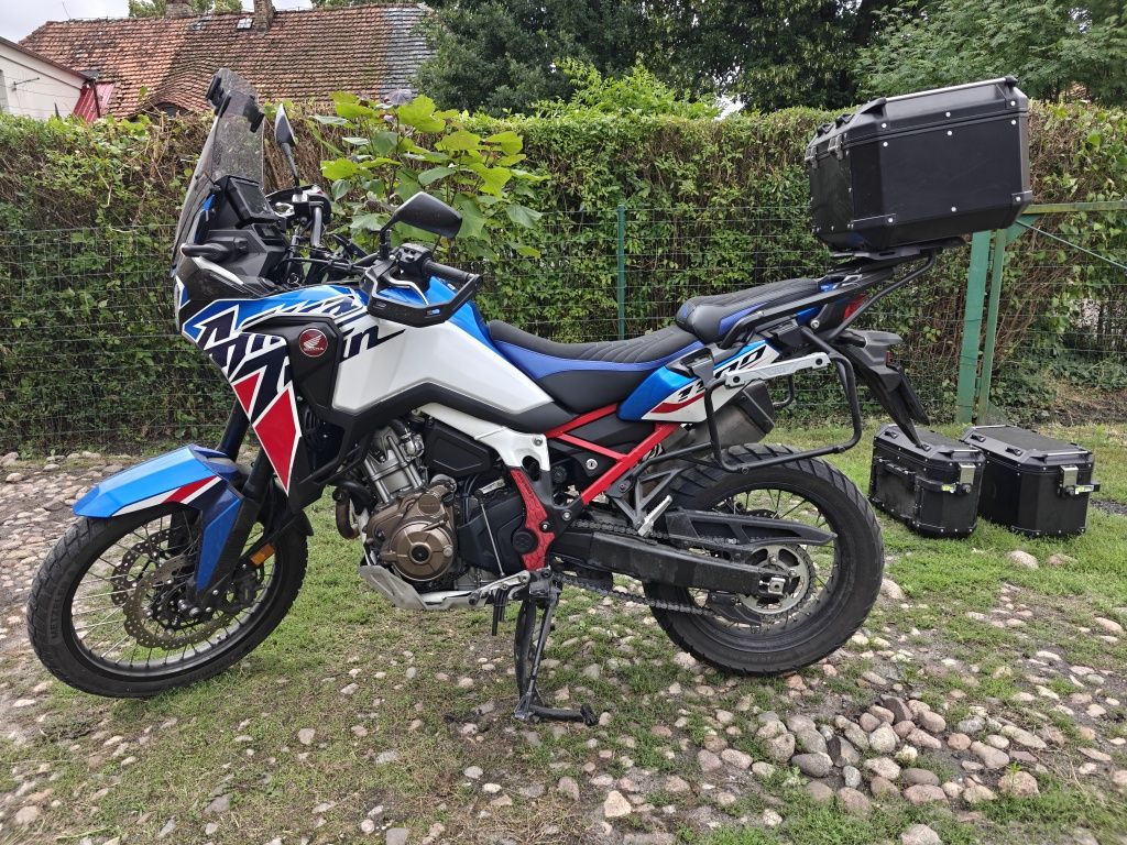 Honda CRF1100L Africa Twin 2023, Polski salon