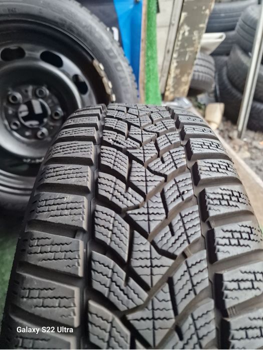 Opony zimowe 195/55/16 Dunlop Komplet  8.7mm jak Nowe