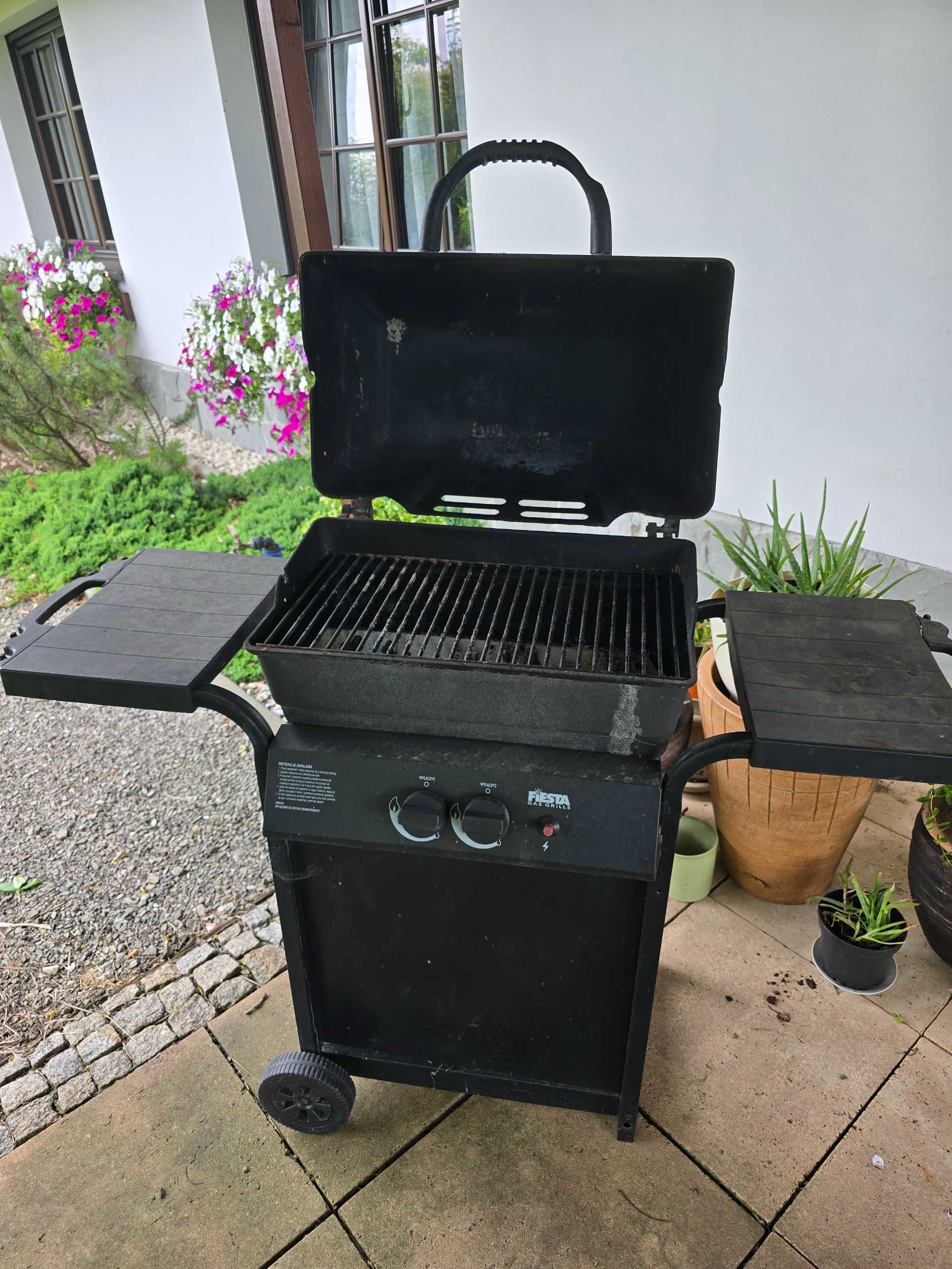 używany grill OMC Fiesta , uszkodzony