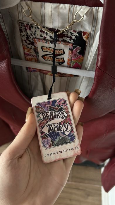 Оригінальний піджак Tommy x Zendaya