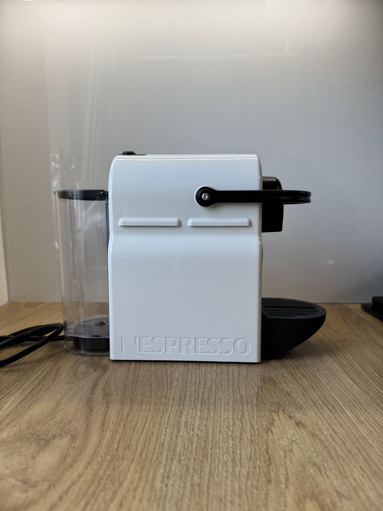 Ekspres na kapsułki Nespresso KRUPS Inissia XN100