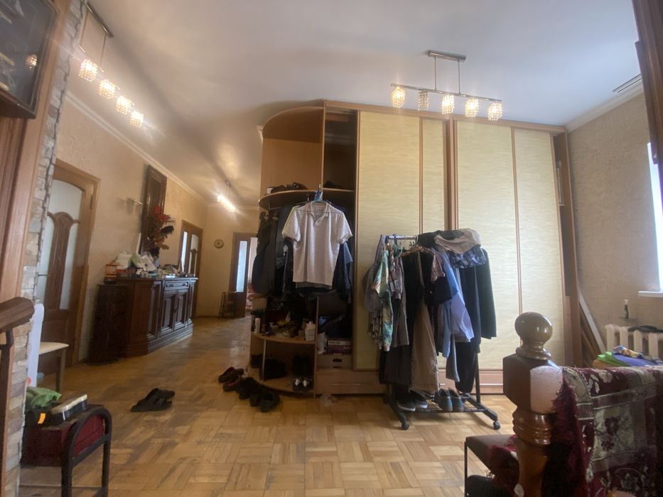 Продам будинок в Броварах р-н.Інтернат