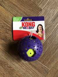 Kong Bat-A-Bout Flicker Disco świecąca kula z kocimiętką na smaczki