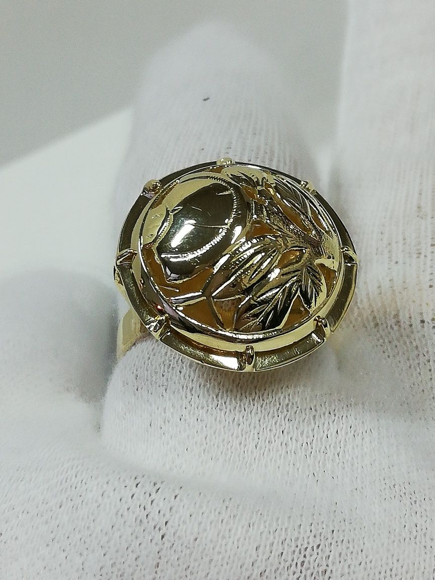 Srebrny pierścionek Mistrzowskie CUDO PRL w środku złocony