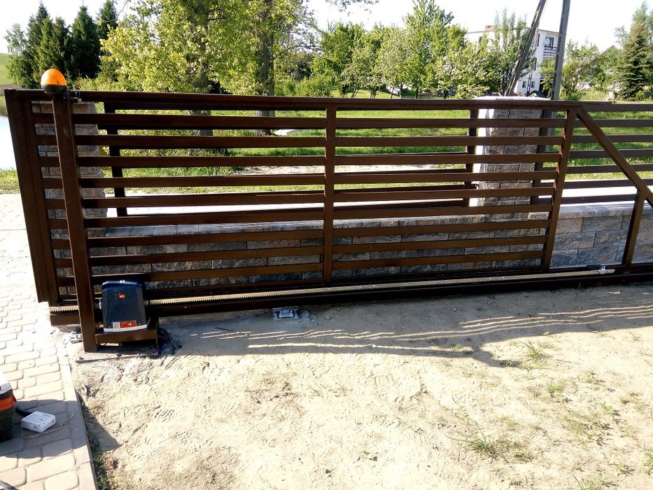Brama przesuwna 6m, światło 4 m